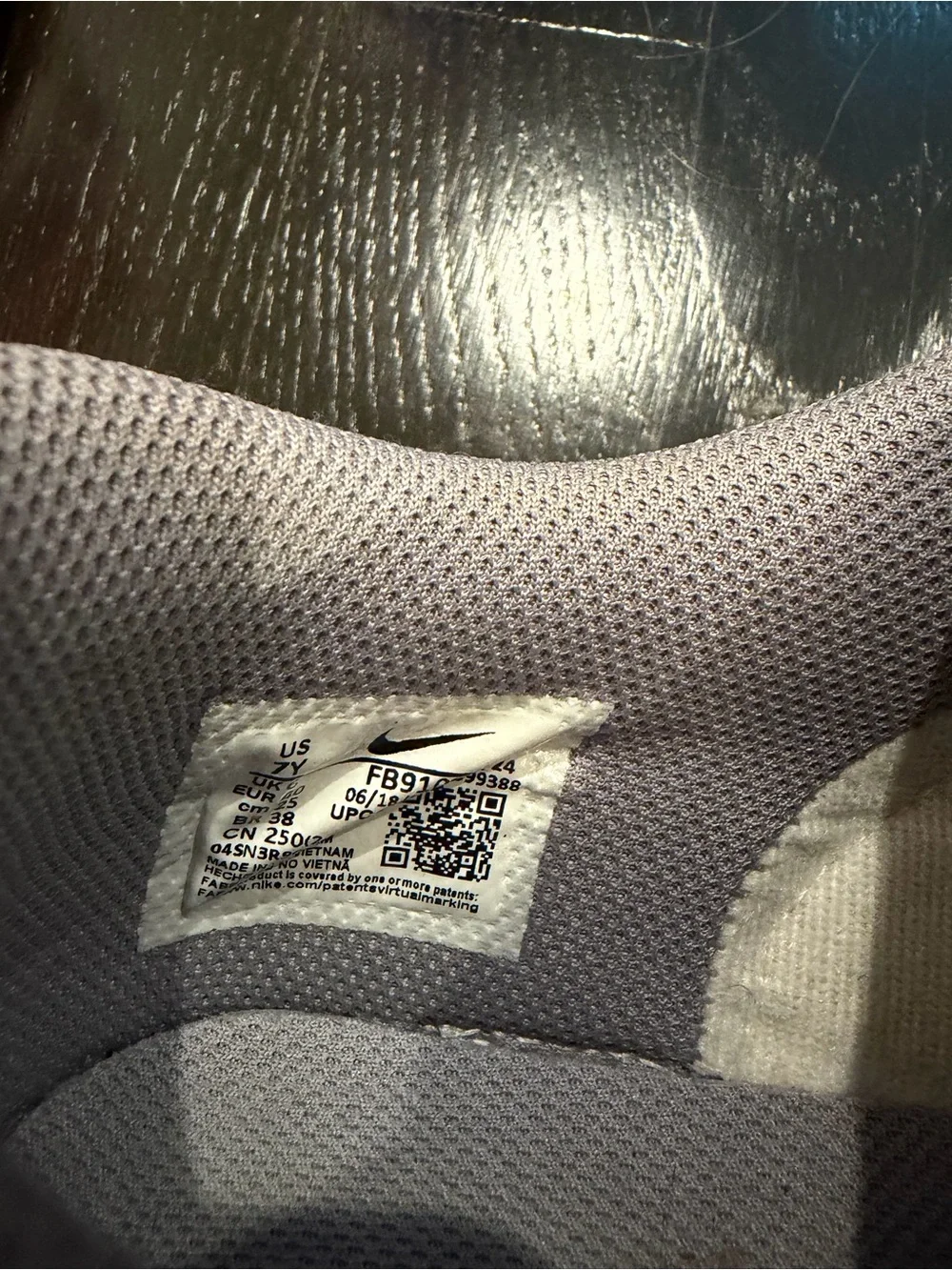 Nike youth low